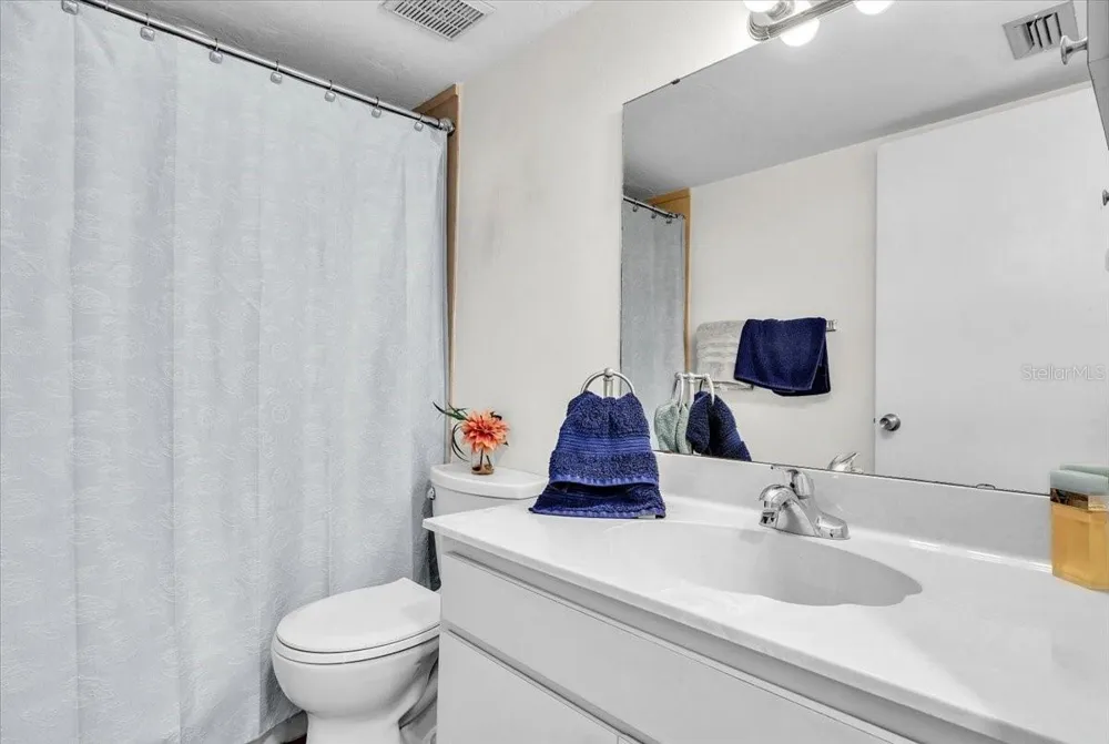 5209 WEDGEWOOD LANE #17 Sarasota, FL 34235