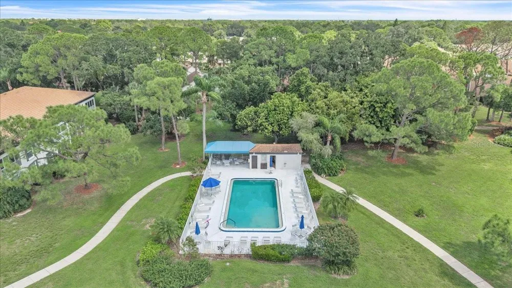 5209 WEDGEWOOD LANE #17 Sarasota, FL 34235