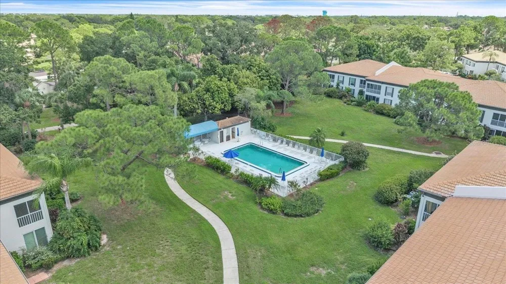 5209 WEDGEWOOD LANE #17 Sarasota, FL 34235