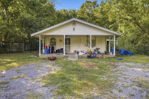 359 Lakes Road
