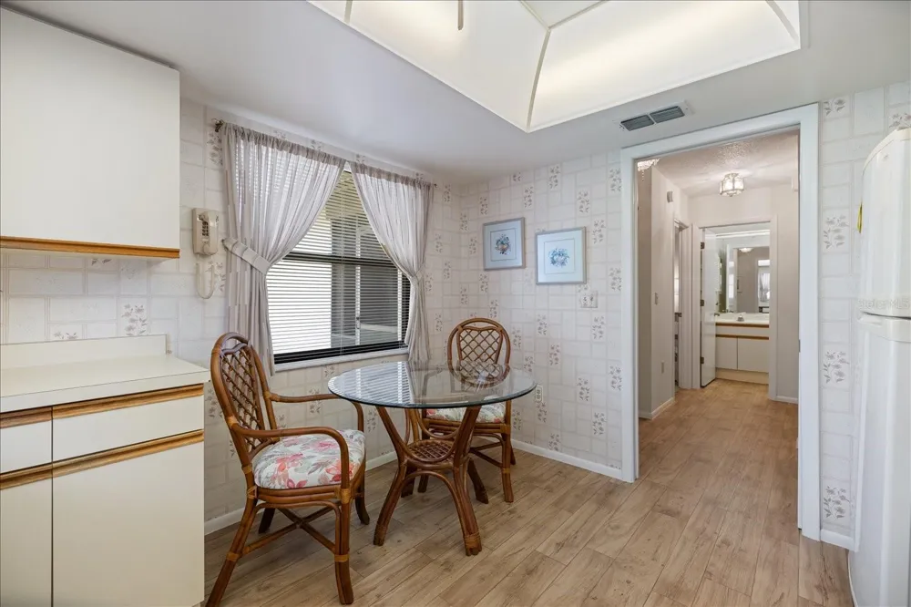 462 OAK HILL CIRCLE #5 Sarasota, FL 34232