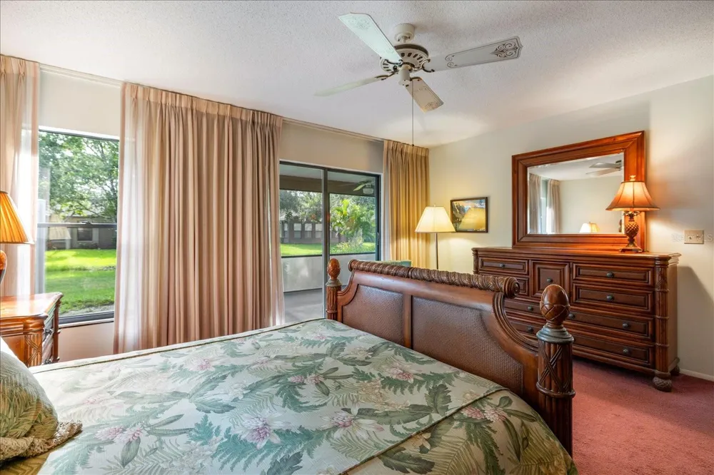 462 OAK HILL CIRCLE #5 Sarasota, FL 34232