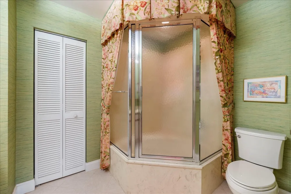 462 OAK HILL CIRCLE #5 Sarasota, FL 34232
