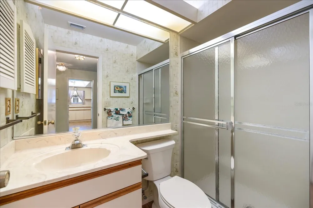462 OAK HILL CIRCLE #5 Sarasota, FL 34232