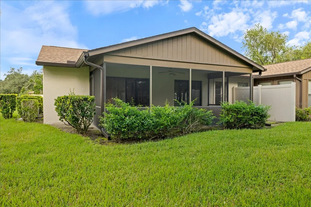 462 OAK HILL CIRCLE #5 Sarasota, FL 34232