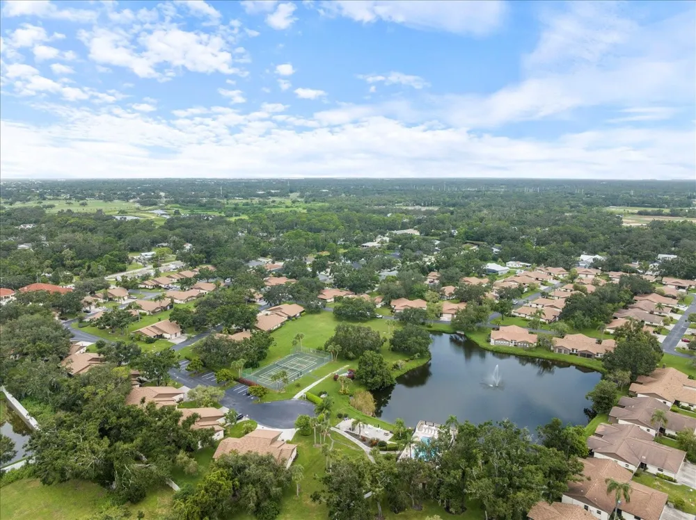 462 OAK HILL CIRCLE #5 Sarasota, FL 34232