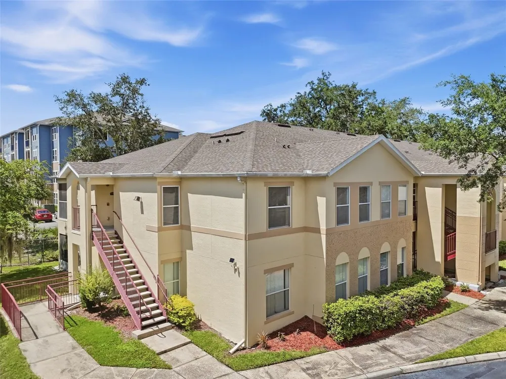 2718 CLUB CORTILE CIRCLE #B Kissimmee, FL 34746