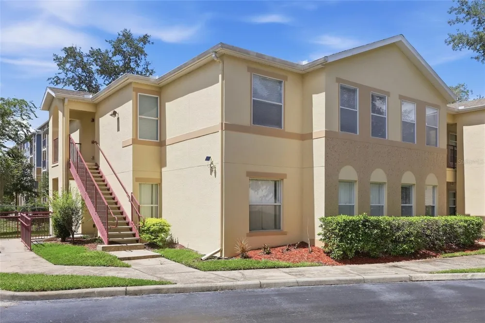 2718 CLUB CORTILE CIRCLE #B Kissimmee, FL 34746