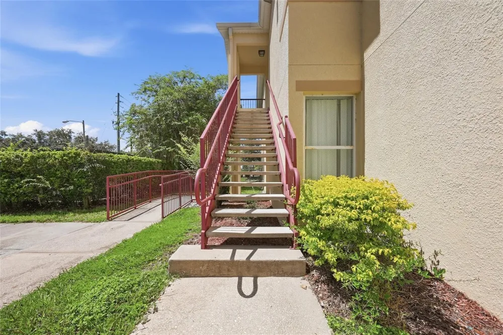 2718 CLUB CORTILE CIRCLE #B Kissimmee, FL 34746