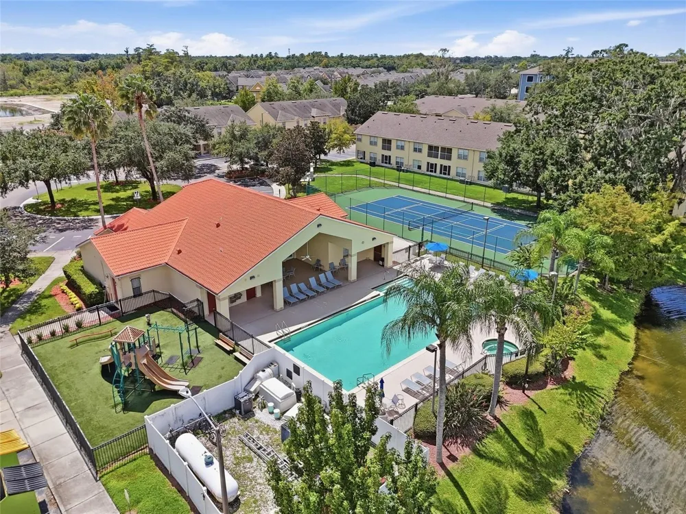 2718 CLUB CORTILE CIRCLE #B Kissimmee, FL 34746