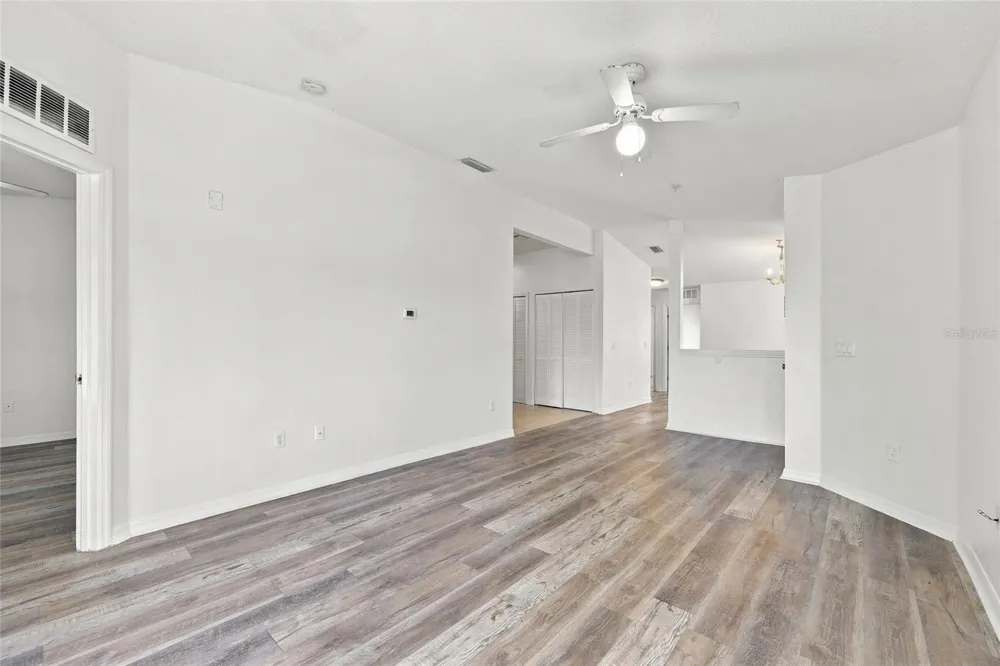 2718 CLUB CORTILE CIRCLE #B Kissimmee, FL 34746