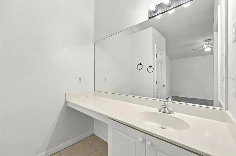 2718 CLUB CORTILE CIRCLE #B Kissimmee, FL 34746