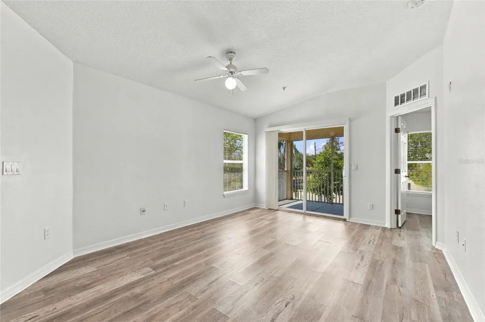 2718 CLUB CORTILE CIRCLE #B Kissimmee, FL 34746
