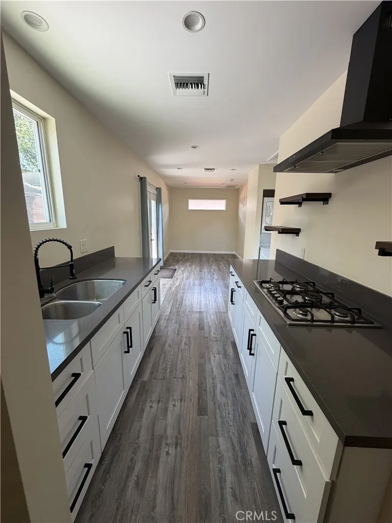 6024 Lindley Avenue Encino, CA 91316