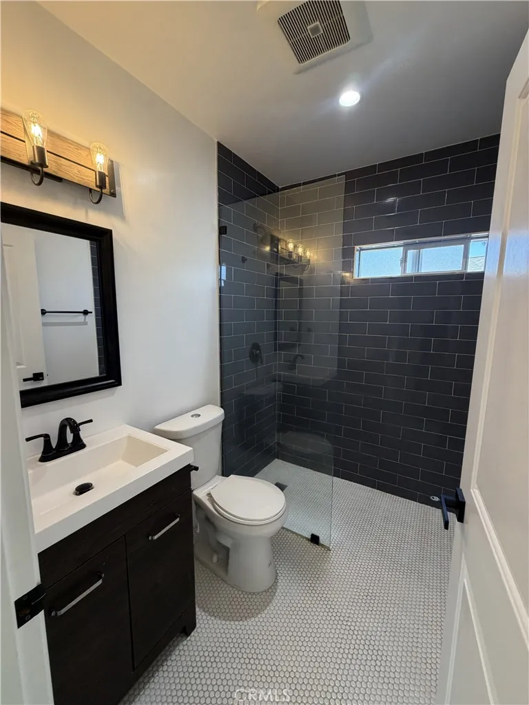 6024 Lindley Avenue Encino, CA 91316