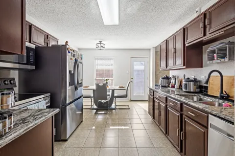 2501 Nogales Drive