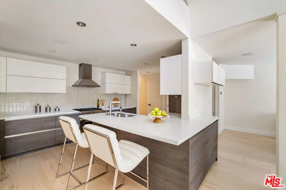967 Hammond Street West Hollywood, CA 90069