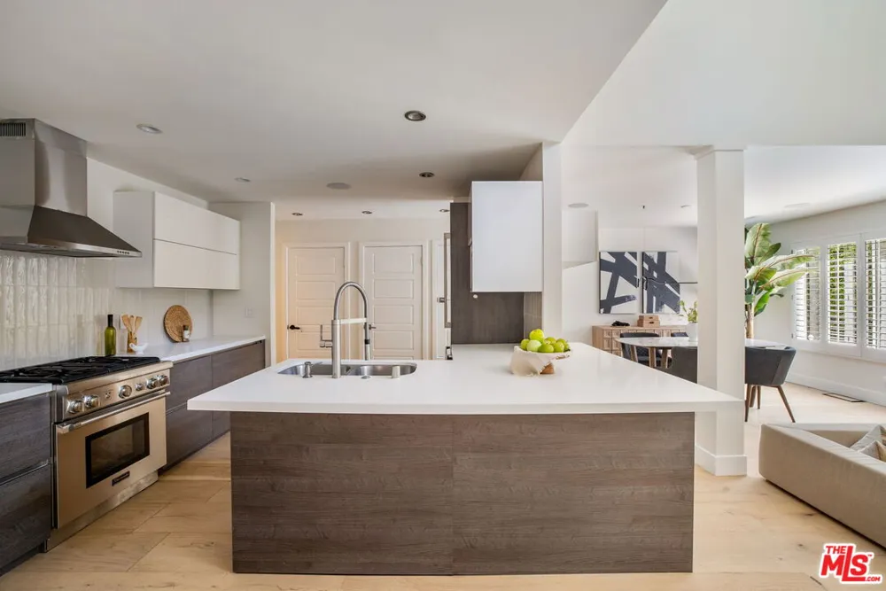 967 Hammond Street West Hollywood, CA 90069