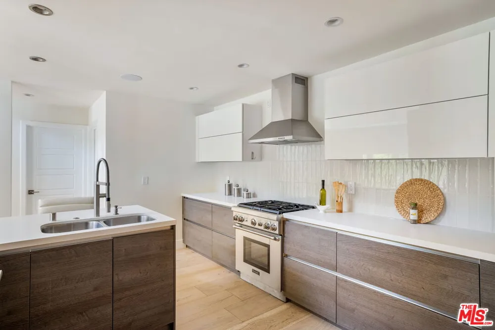 967 Hammond Street West Hollywood, CA 90069