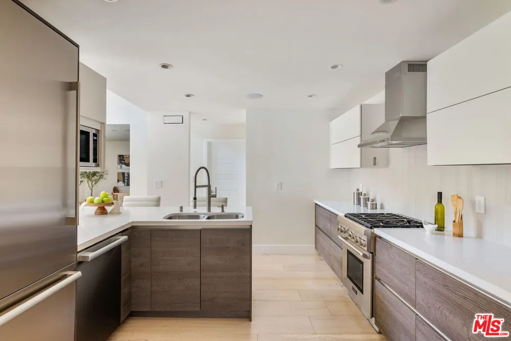 967 Hammond Street West Hollywood, CA 90069