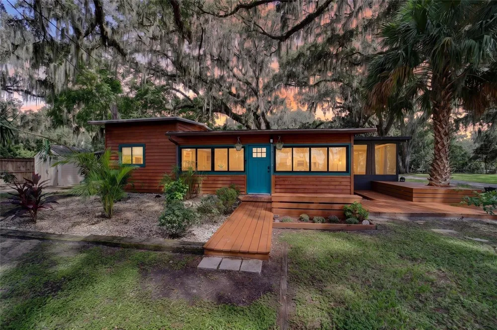13122 E HIGHWAY 25 #14 Ocklawaha, FL 32179