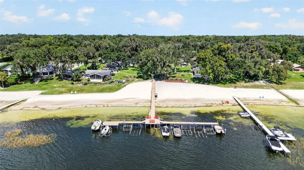 13122 E HIGHWAY 25 #14 Ocklawaha, FL 32179