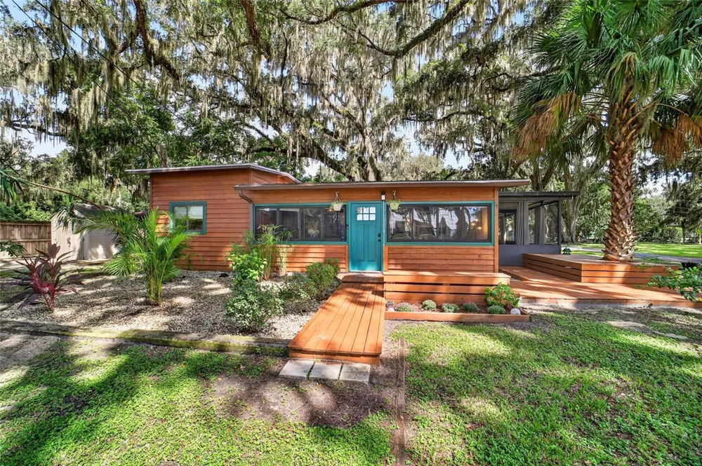 13122 E HIGHWAY 25 #14 Ocklawaha, FL 32179
