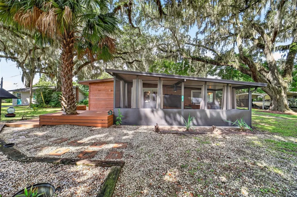 13122 E HIGHWAY 25 #14 Ocklawaha, FL 32179