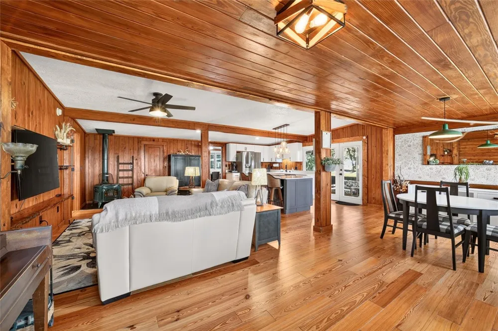 13122 E HIGHWAY 25 #14 Ocklawaha, FL 32179