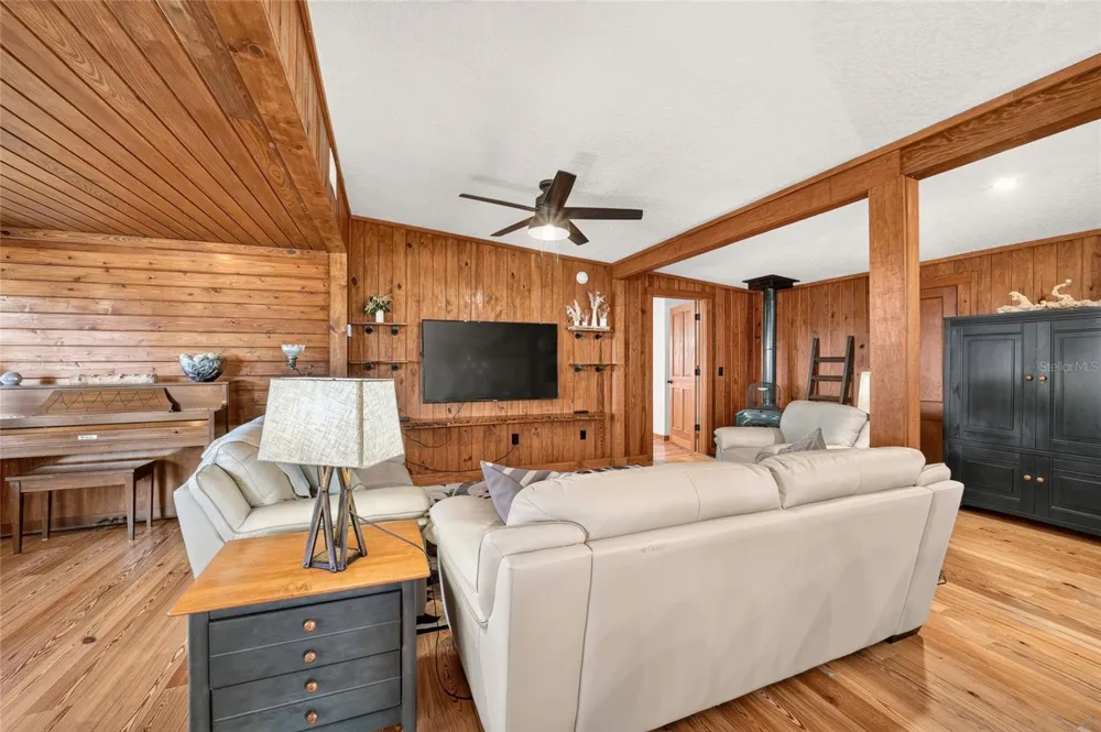 13122 E HIGHWAY 25 #14 Ocklawaha, FL 32179