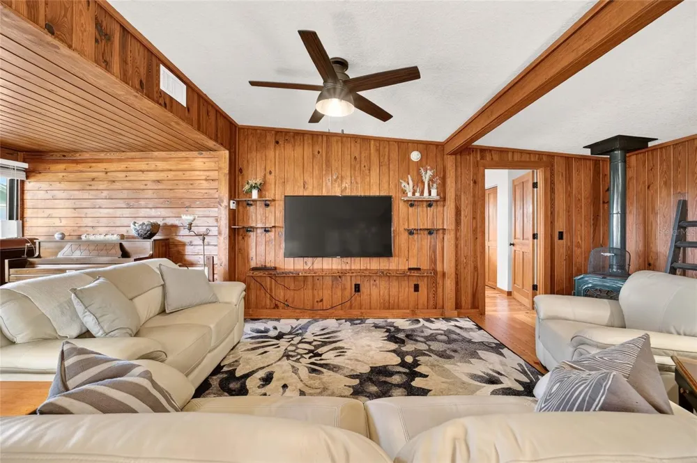 13122 E HIGHWAY 25 #14 Ocklawaha, FL 32179