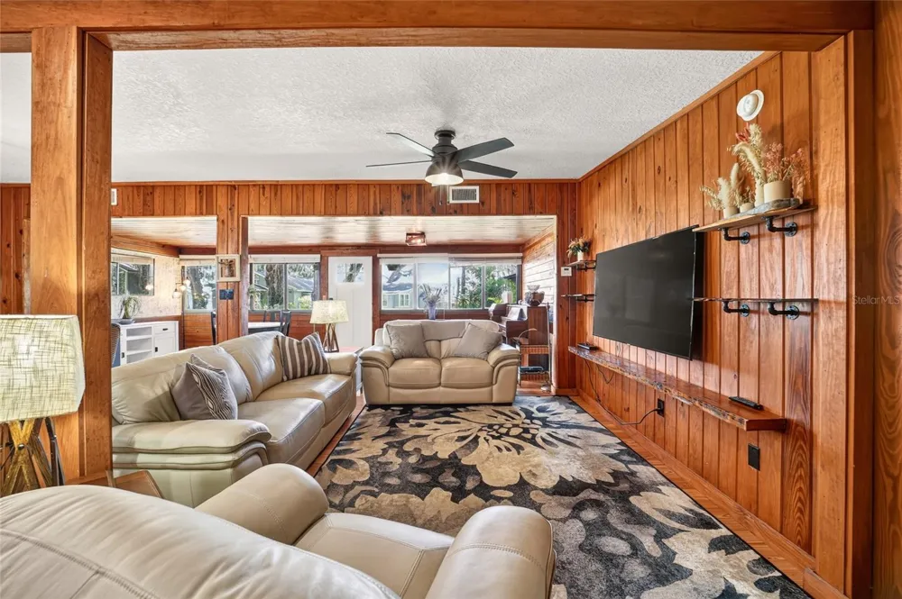 13122 E HIGHWAY 25 #14 Ocklawaha, FL 32179