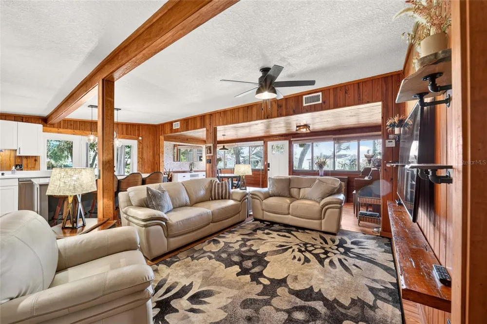 13122 E HIGHWAY 25 #14 Ocklawaha, FL 32179