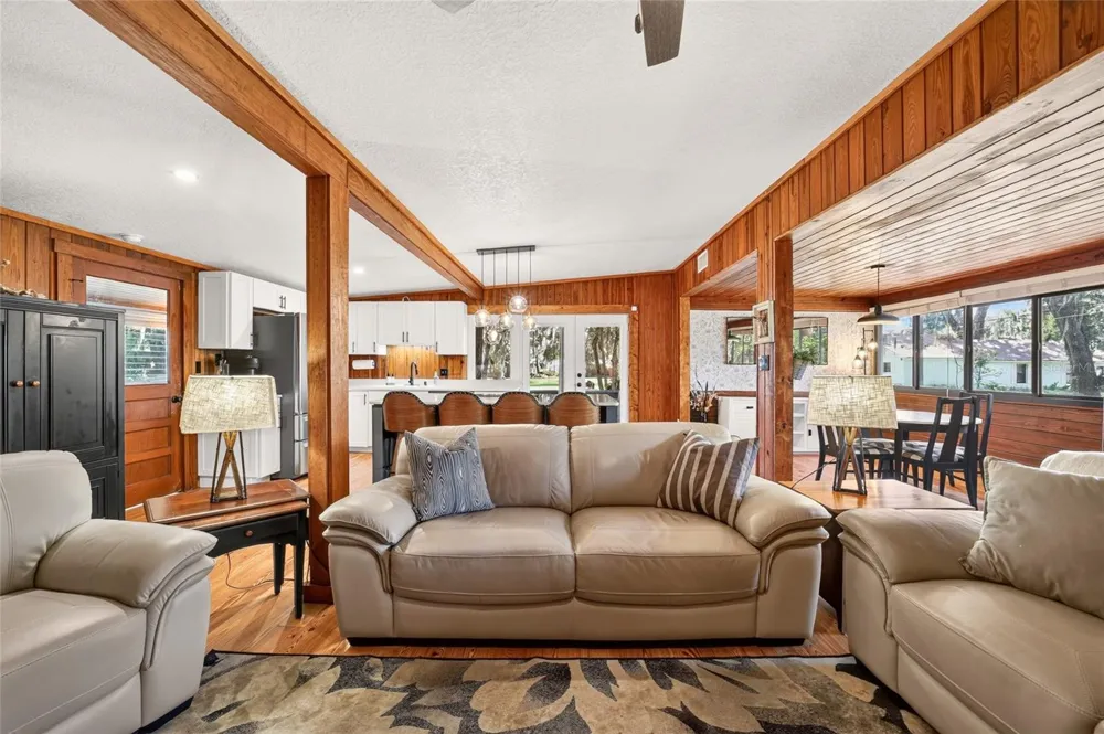 13122 E HIGHWAY 25 #14 Ocklawaha, FL 32179