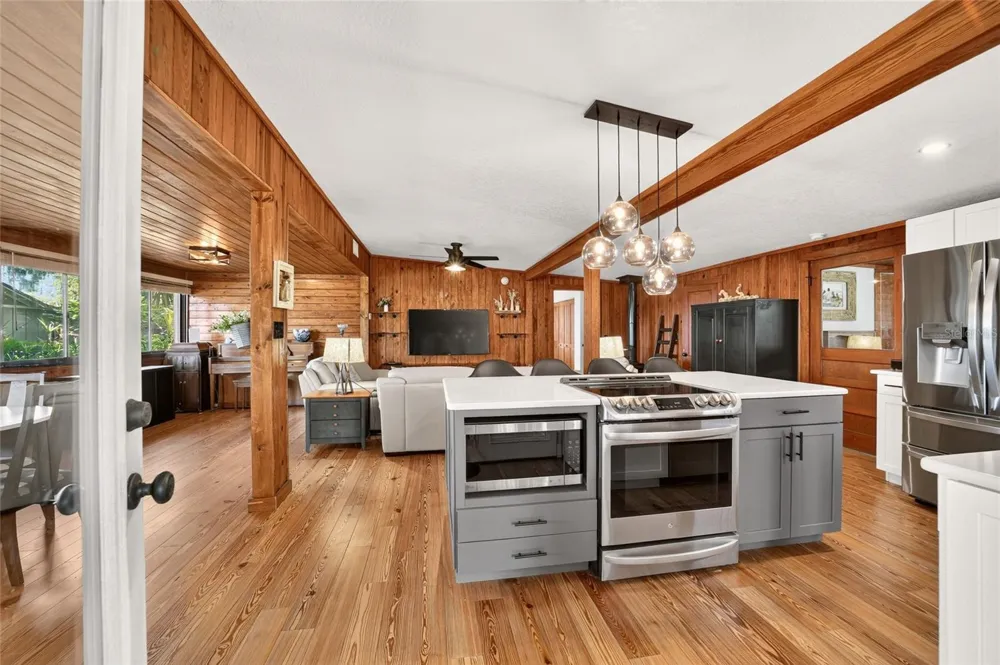 13122 E HIGHWAY 25 #14 Ocklawaha, FL 32179