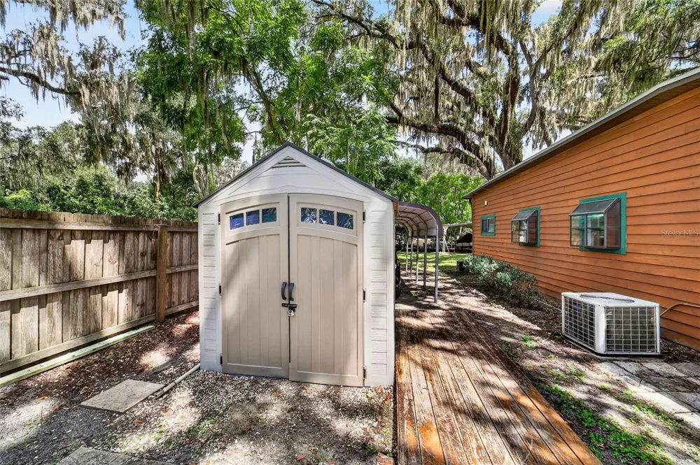 13122 E HIGHWAY 25 #14 Ocklawaha, FL 32179