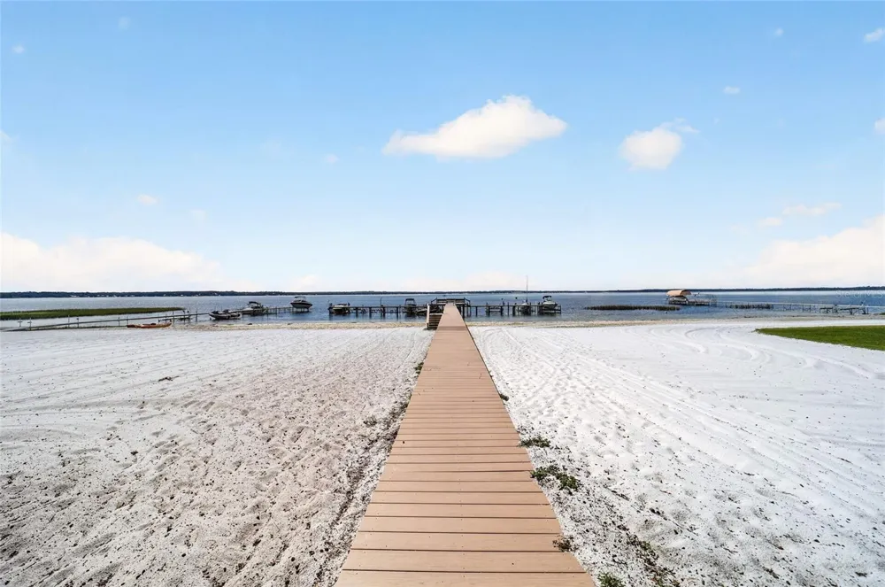 13122 E HIGHWAY 25 #14 Ocklawaha, FL 32179