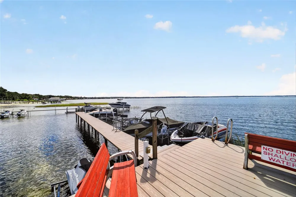 13122 E HIGHWAY 25 #14 Ocklawaha, FL 32179