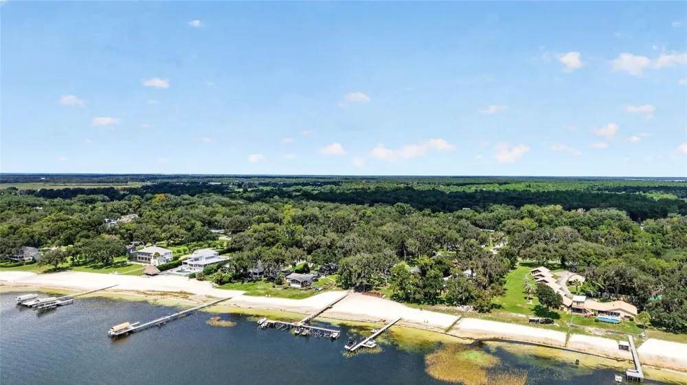 13122 E HIGHWAY 25 #14 Ocklawaha, FL 32179