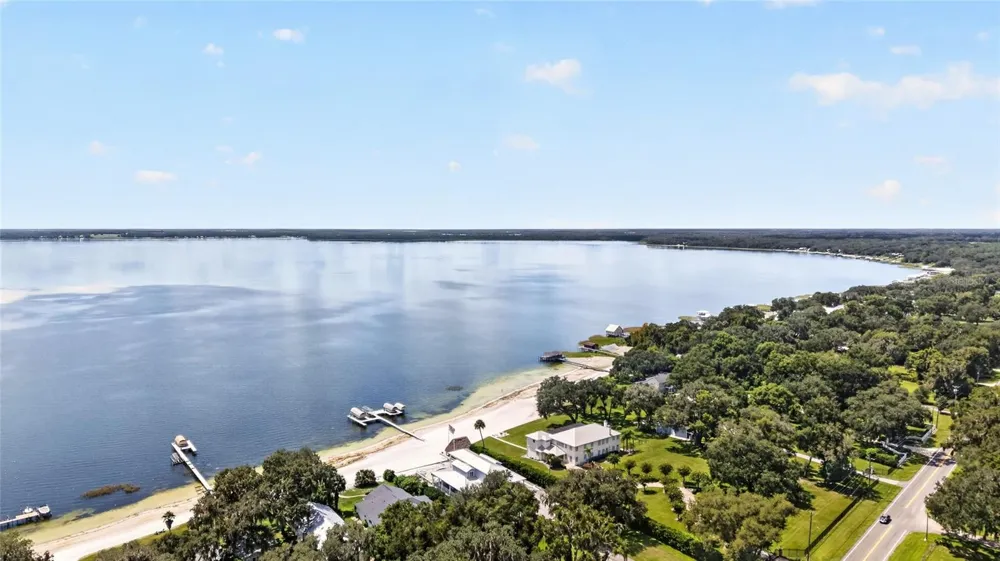 13122 E HIGHWAY 25 #14 Ocklawaha, FL 32179