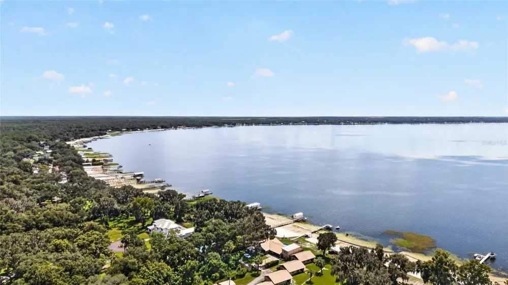 13122 E HIGHWAY 25 #14 Ocklawaha, FL 32179