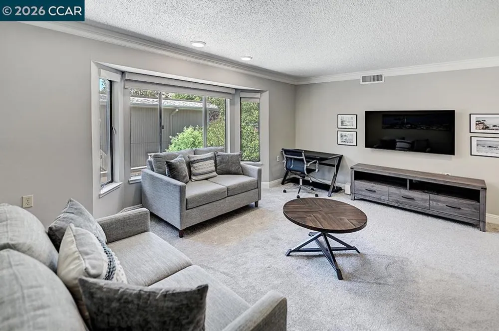 2716 Tice Creek #1 Walnut Creek, CA 94595