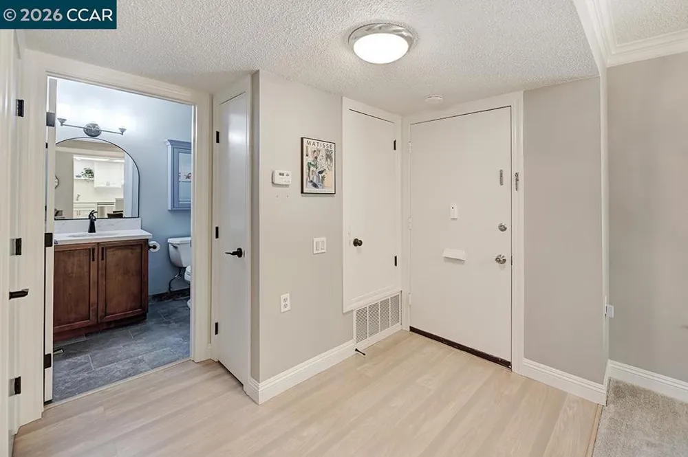2716 Tice Creek #1 Walnut Creek, CA 94595