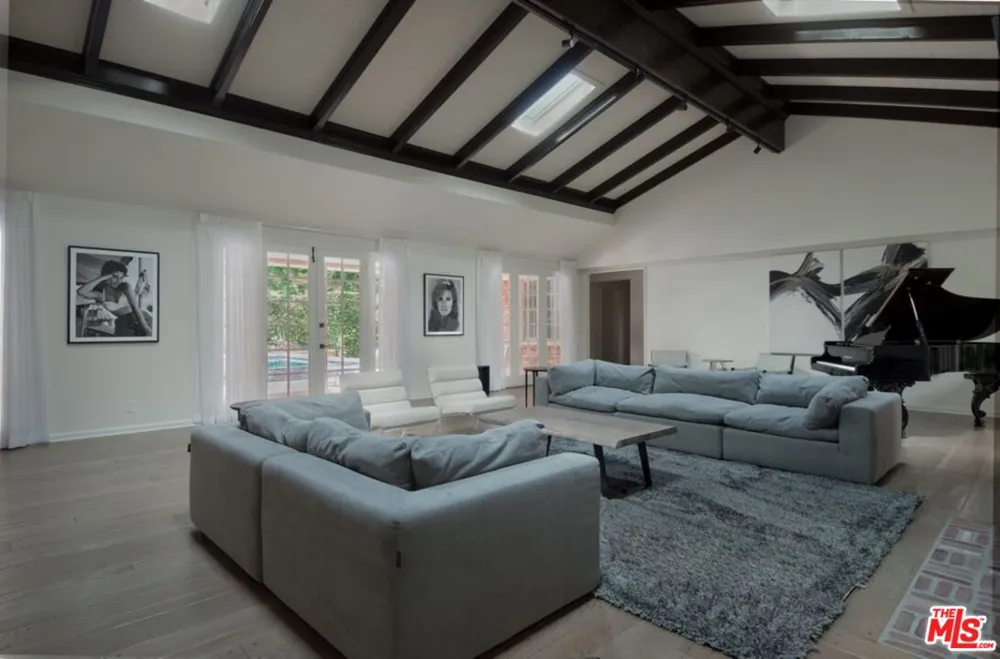 1121 Beverly Drive Beverly Hills, CA 90210