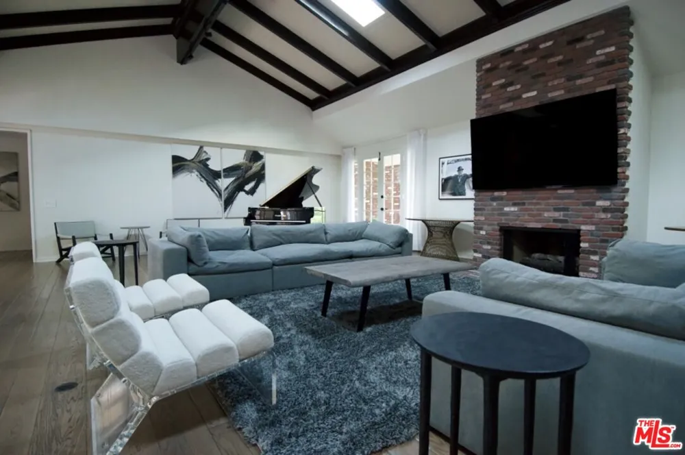 1121 Beverly Drive Beverly Hills, CA 90210