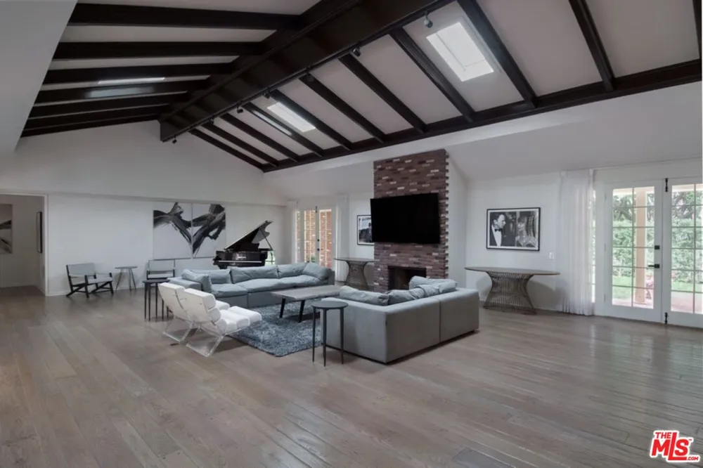 1121 Beverly Drive Beverly Hills, CA 90210