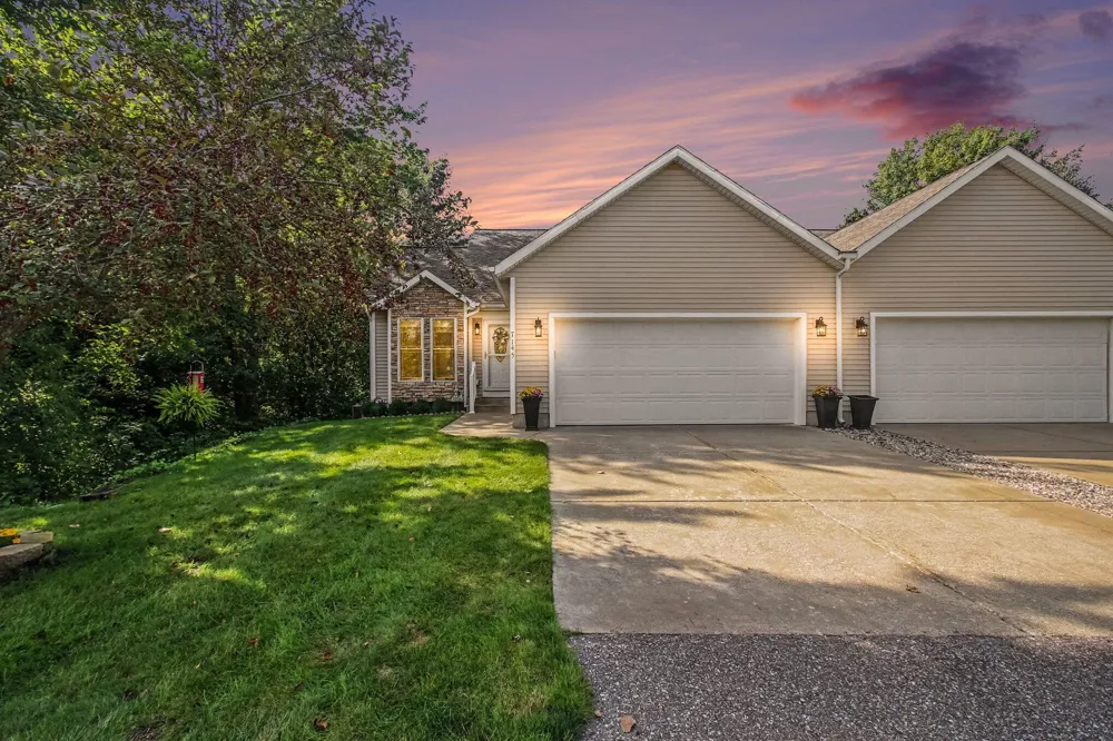 7145 Juniper Court Spring Lake, MI 49456