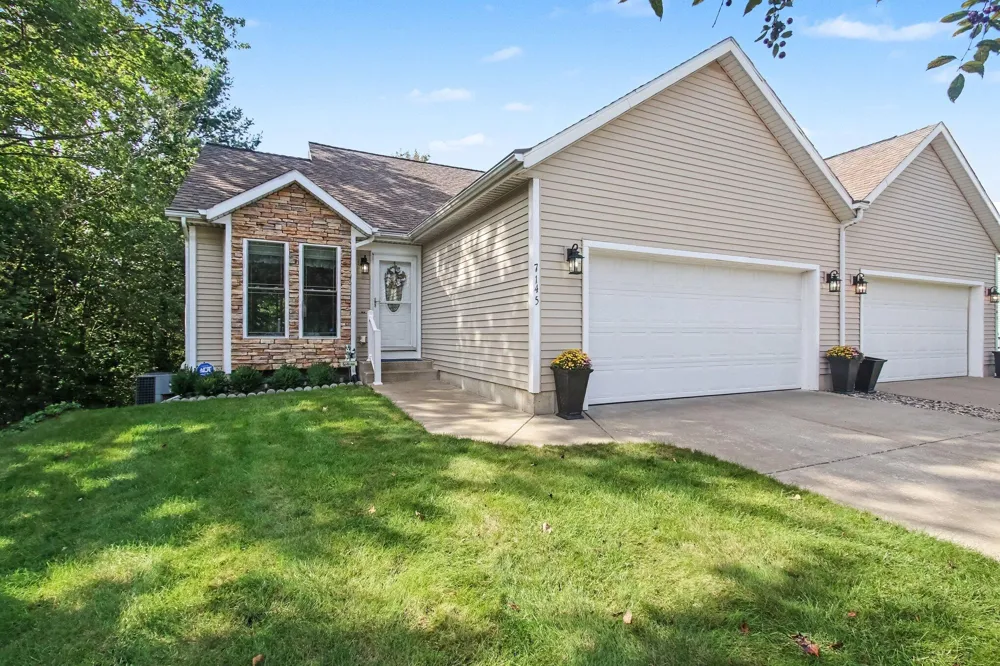 7145 Juniper Court Spring Lake, MI 49456