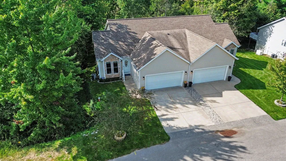 7145 Juniper Court Spring Lake, MI 49456