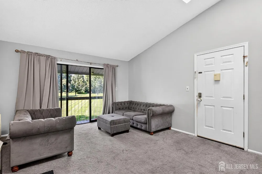 32 Crabapple Lane Franklin Twsp, NJ 08823